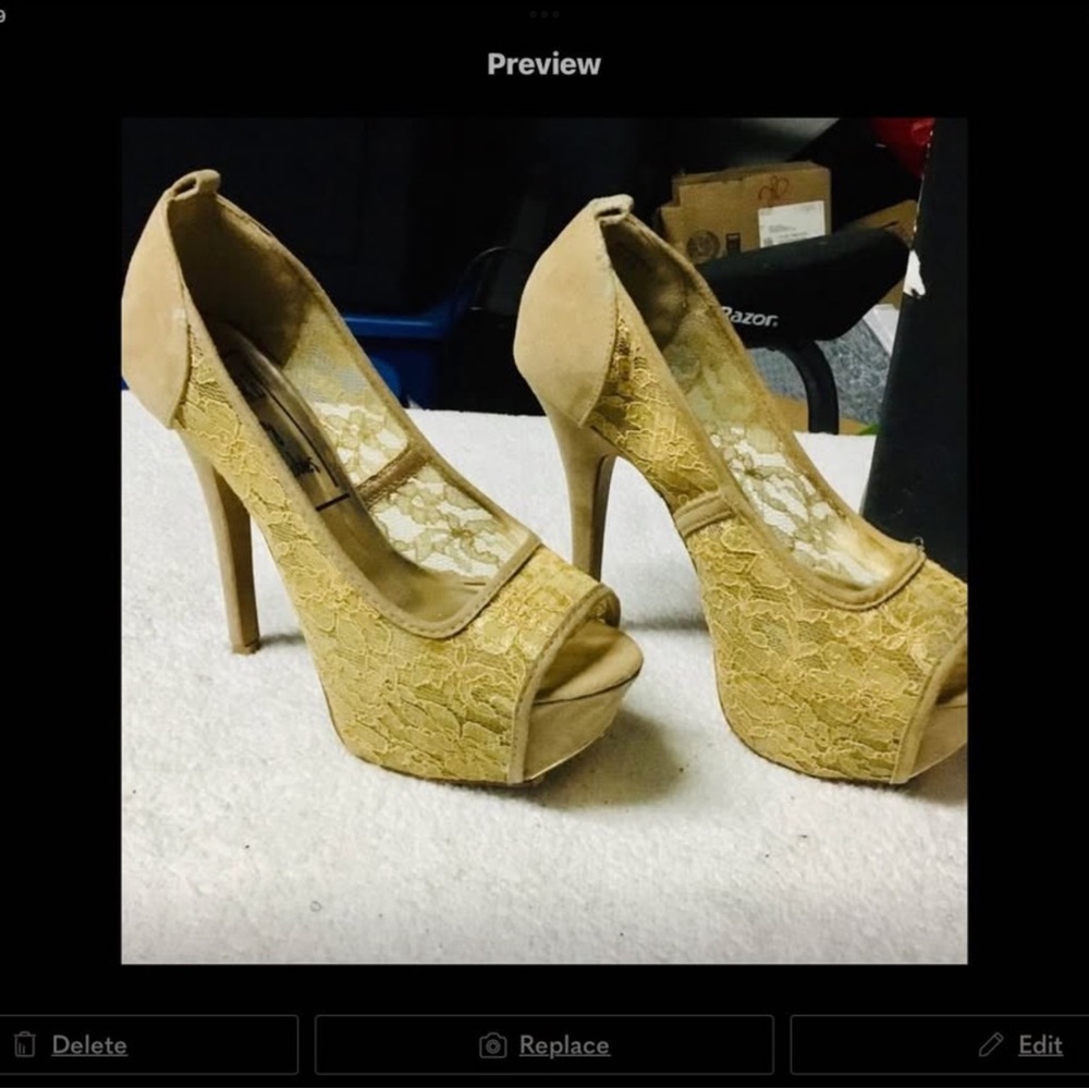 (844) Women’s Jacobies Desire Shana-2 Beige Heels Size 8.5 Great For Kicking It!